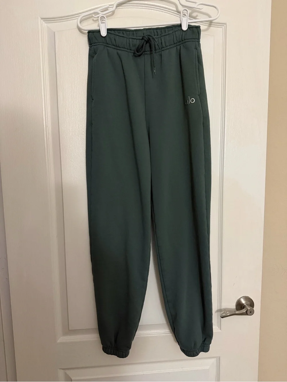 ALO Yoga accolade pants green ✨ XS